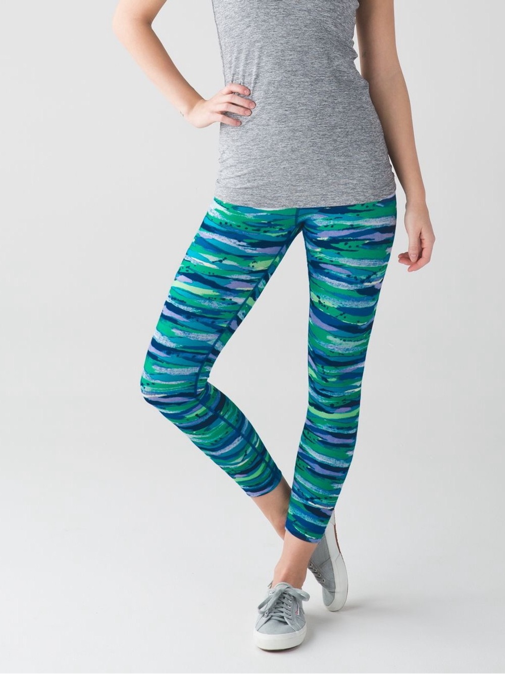 244. Lululemon High Times Pant Seven Wonders Multi stripe size 6 32”